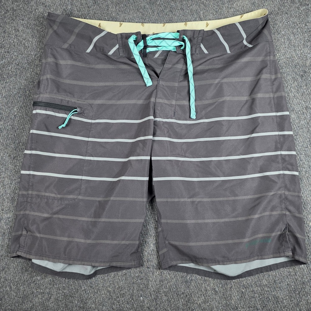 Patagonia Board Shorts Mens 32‎ Grey Striped Scallop Hem Stretch Surf Swim Beach